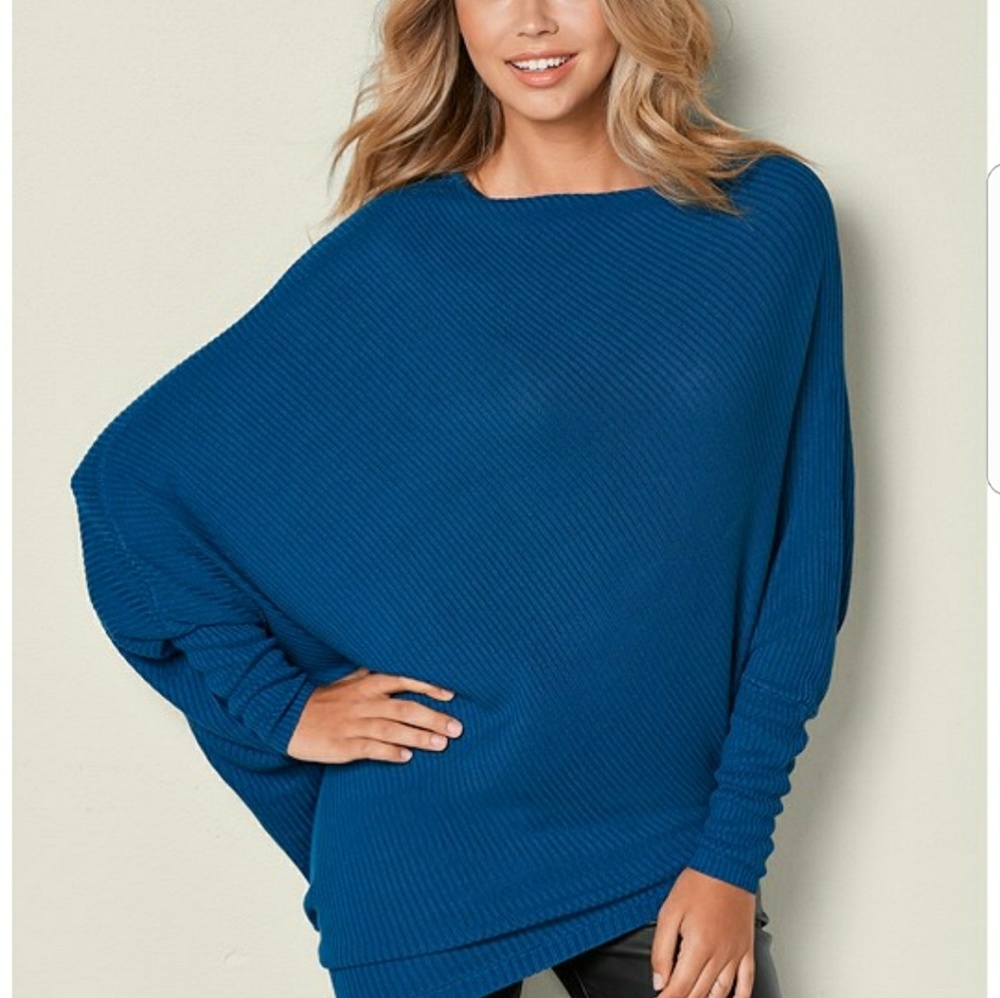 ISO Venus Oversized Sweater